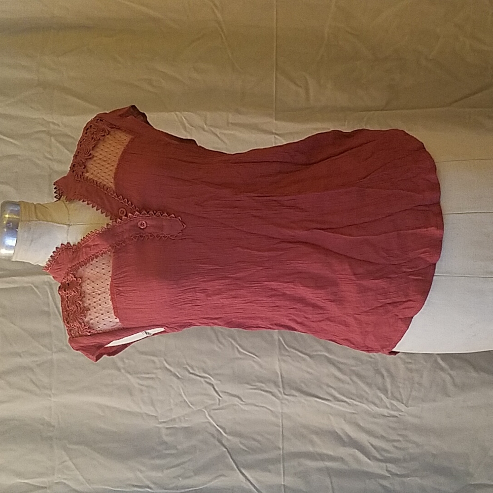 Small pink and lace Sweet Wanderer blouse